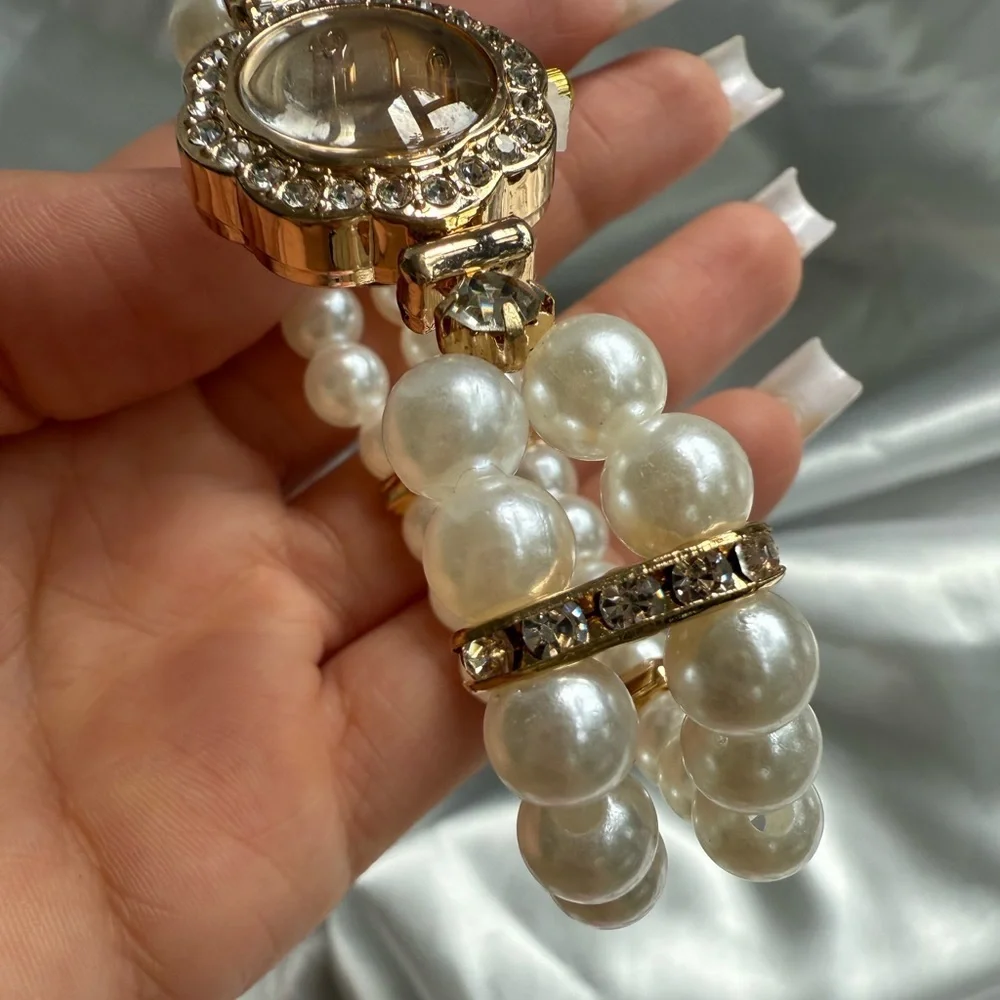 Lux watch Stainless steel  Panther’s watch  Pearl and diamond